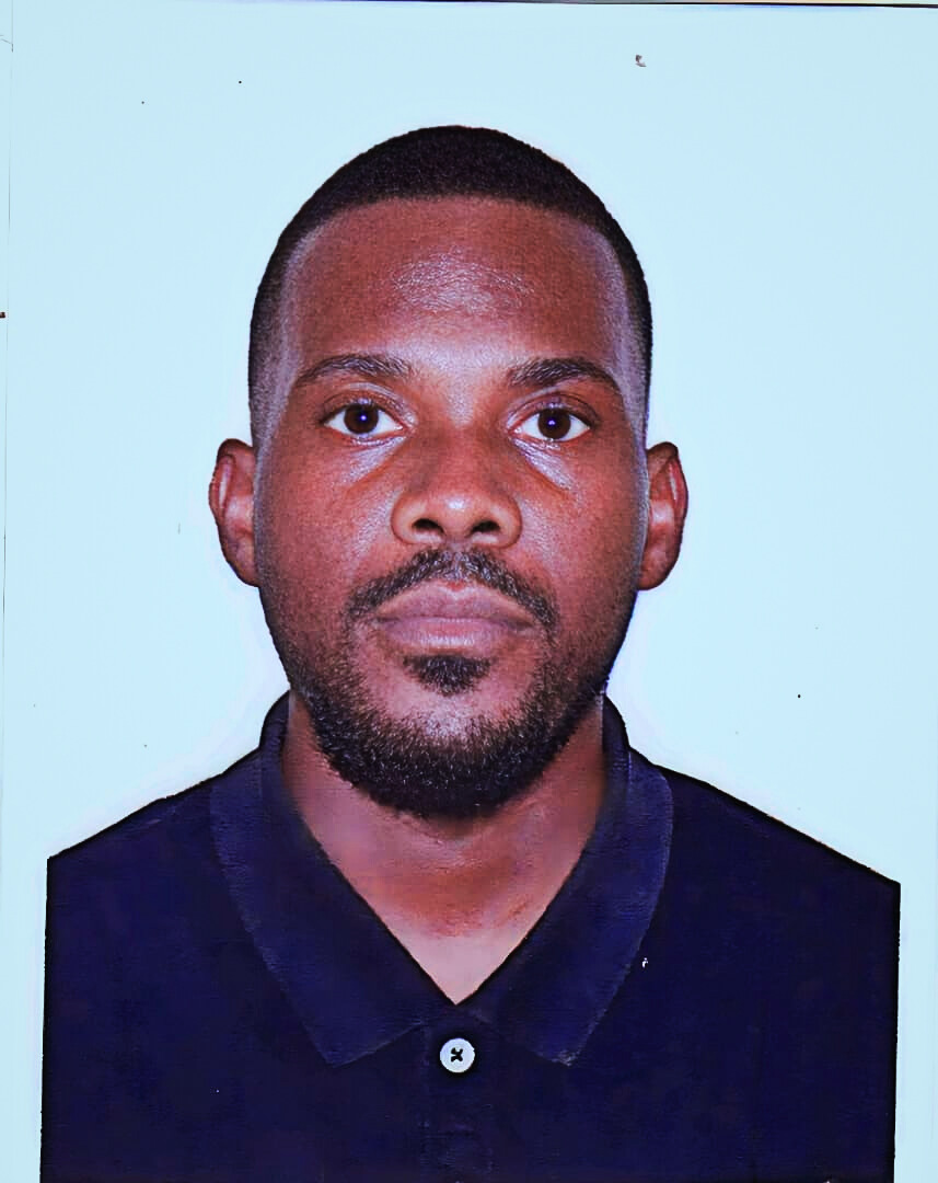 Photo professionnelle de James Adonis DJIMBY